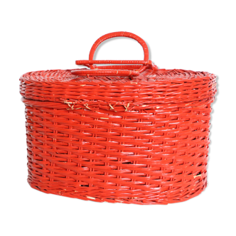 Panier en osier rouge