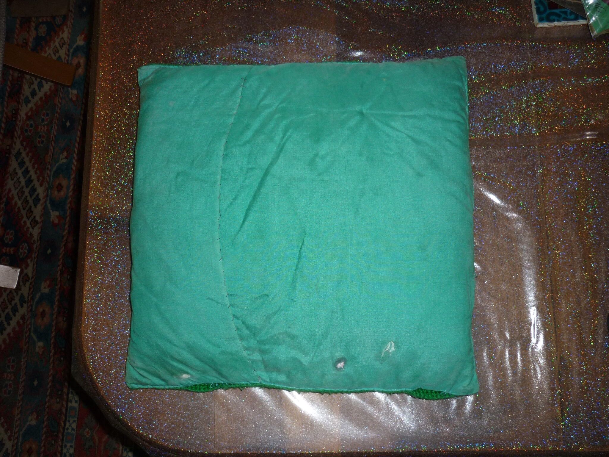 Cushion hook green pink yellow 40x40