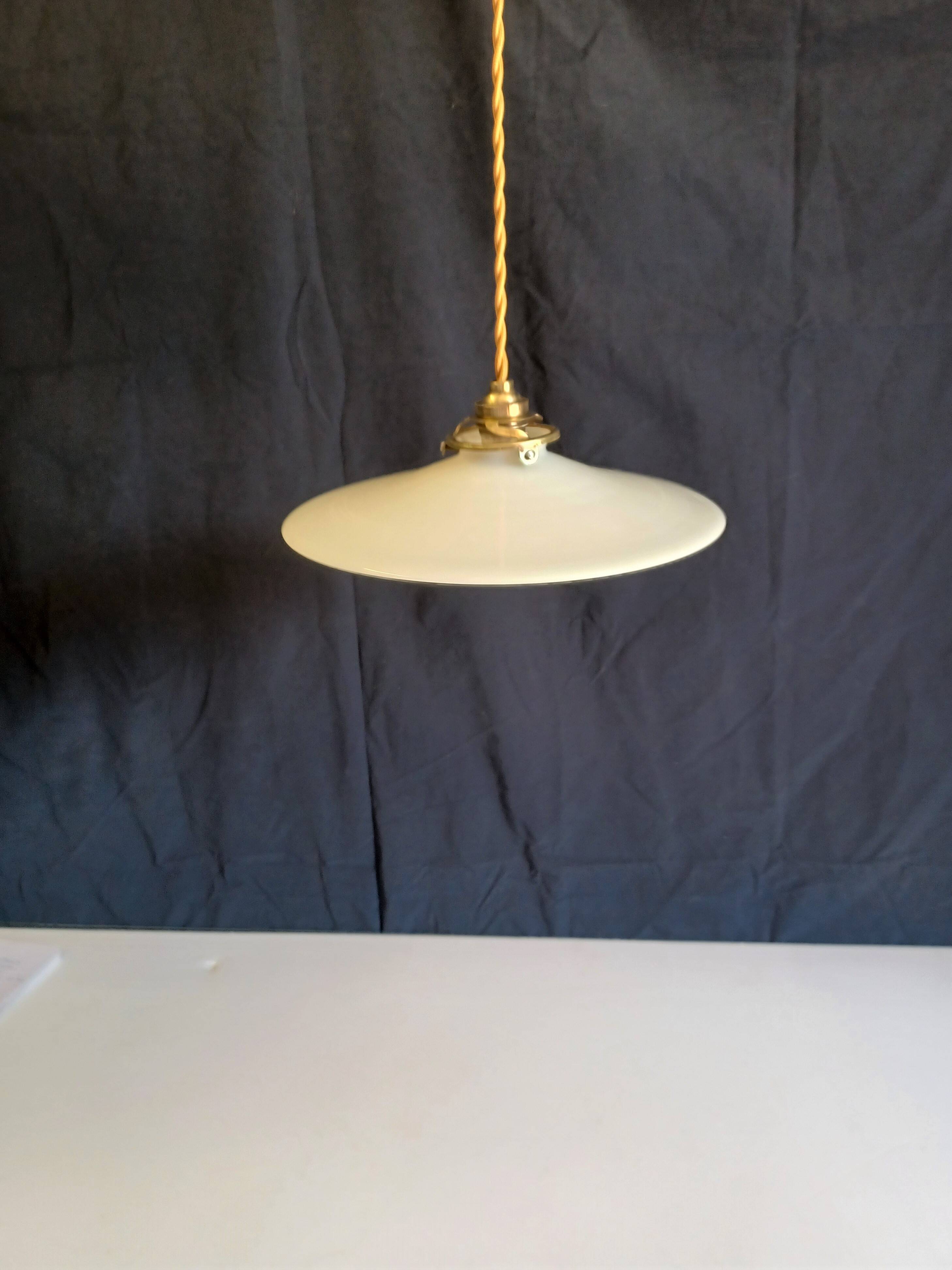 Ancienne suspension opaline - 1940