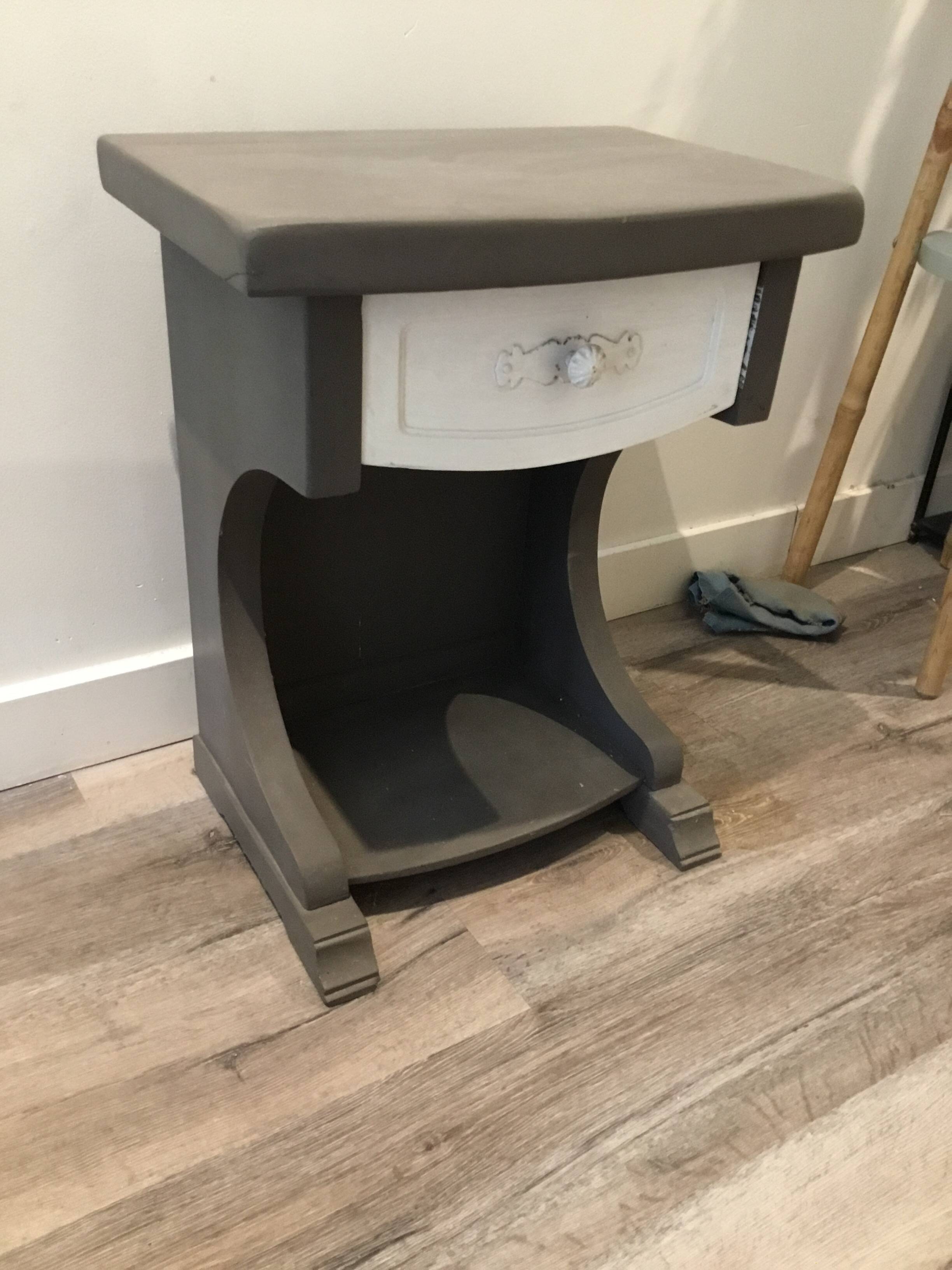Bedside table / Solid wood side table