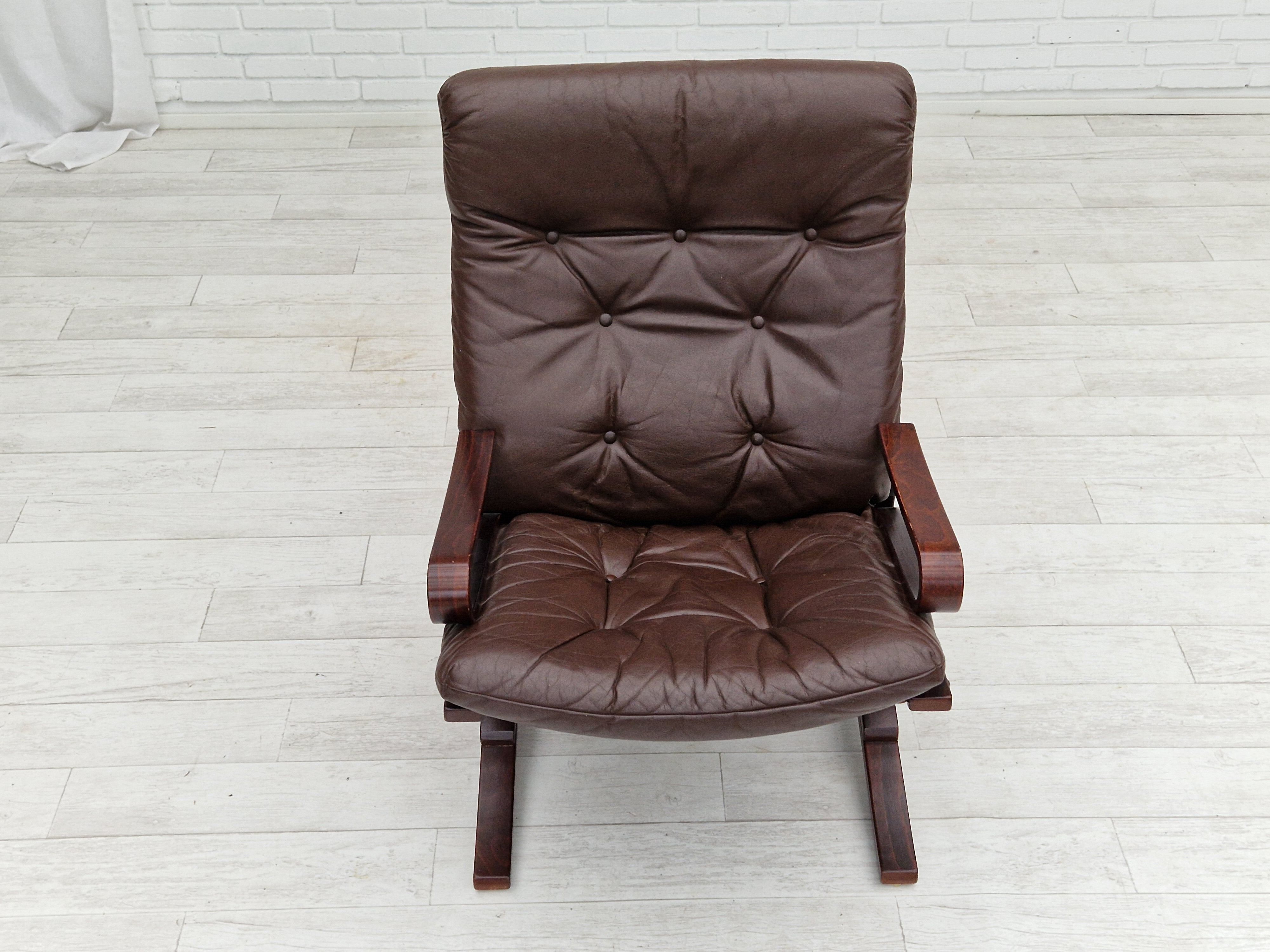 1970s, Norwegian design, Lounge chair model "Kengu" by Erde and Nordahl Solheim for Rybo Rykken