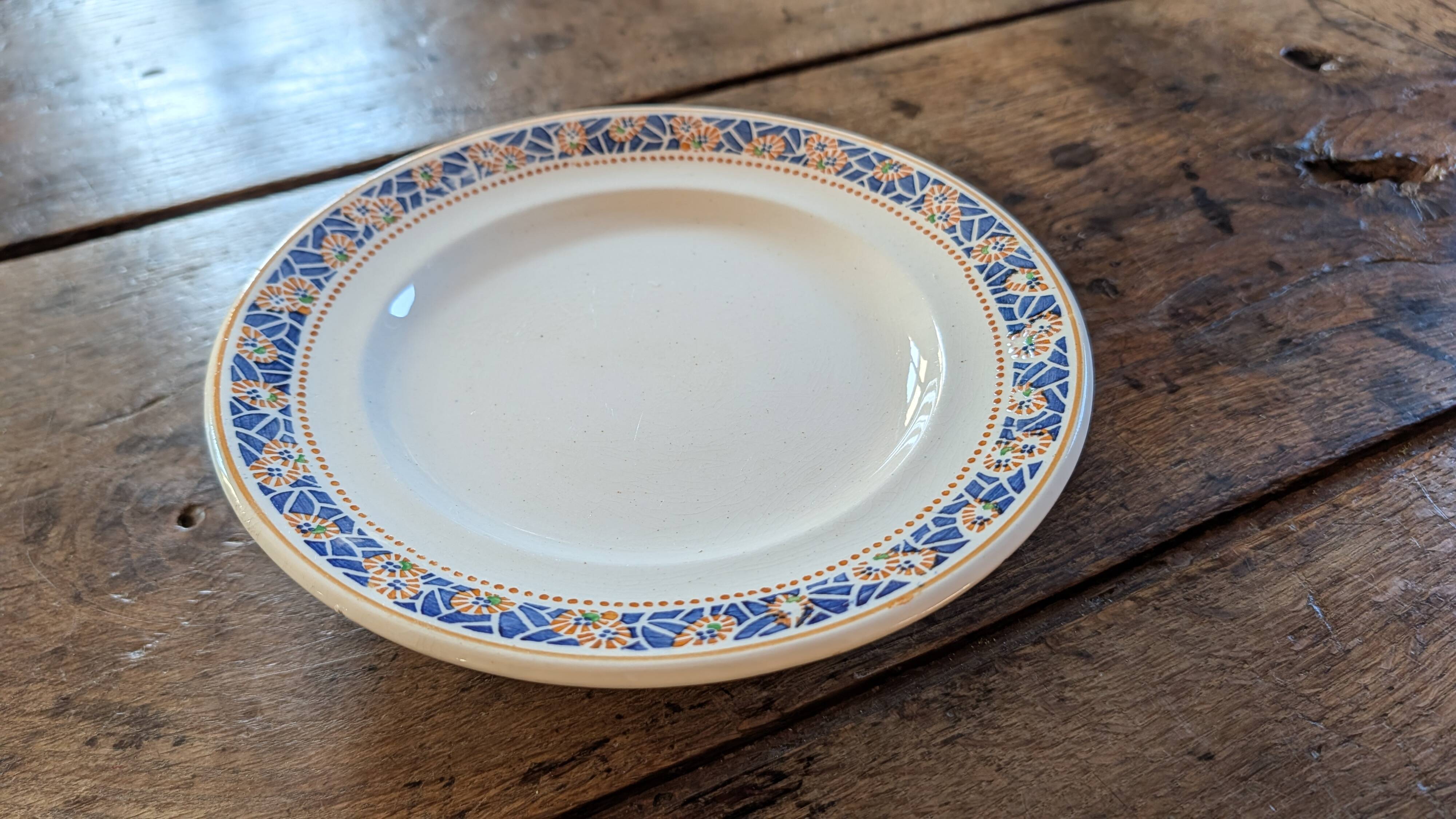 Longwy compote dish “Frivolité” – antique earthenware with geometric decoration