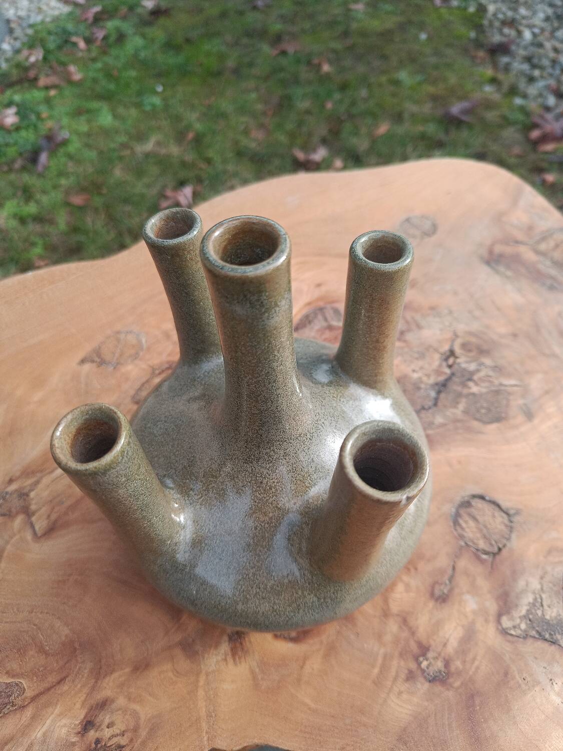 Vallauris single-flower ceramics