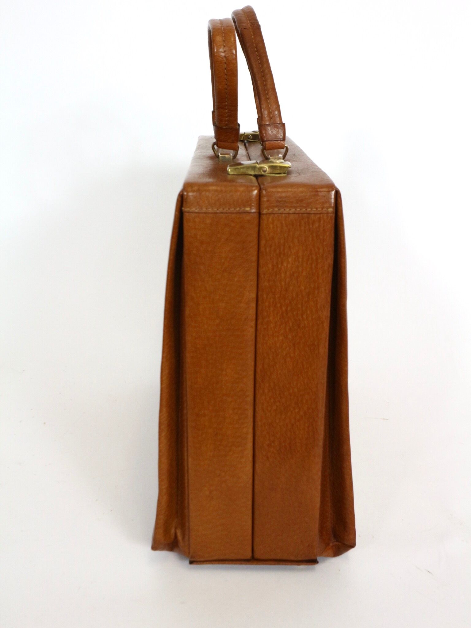 Set three vintage leather suitcases