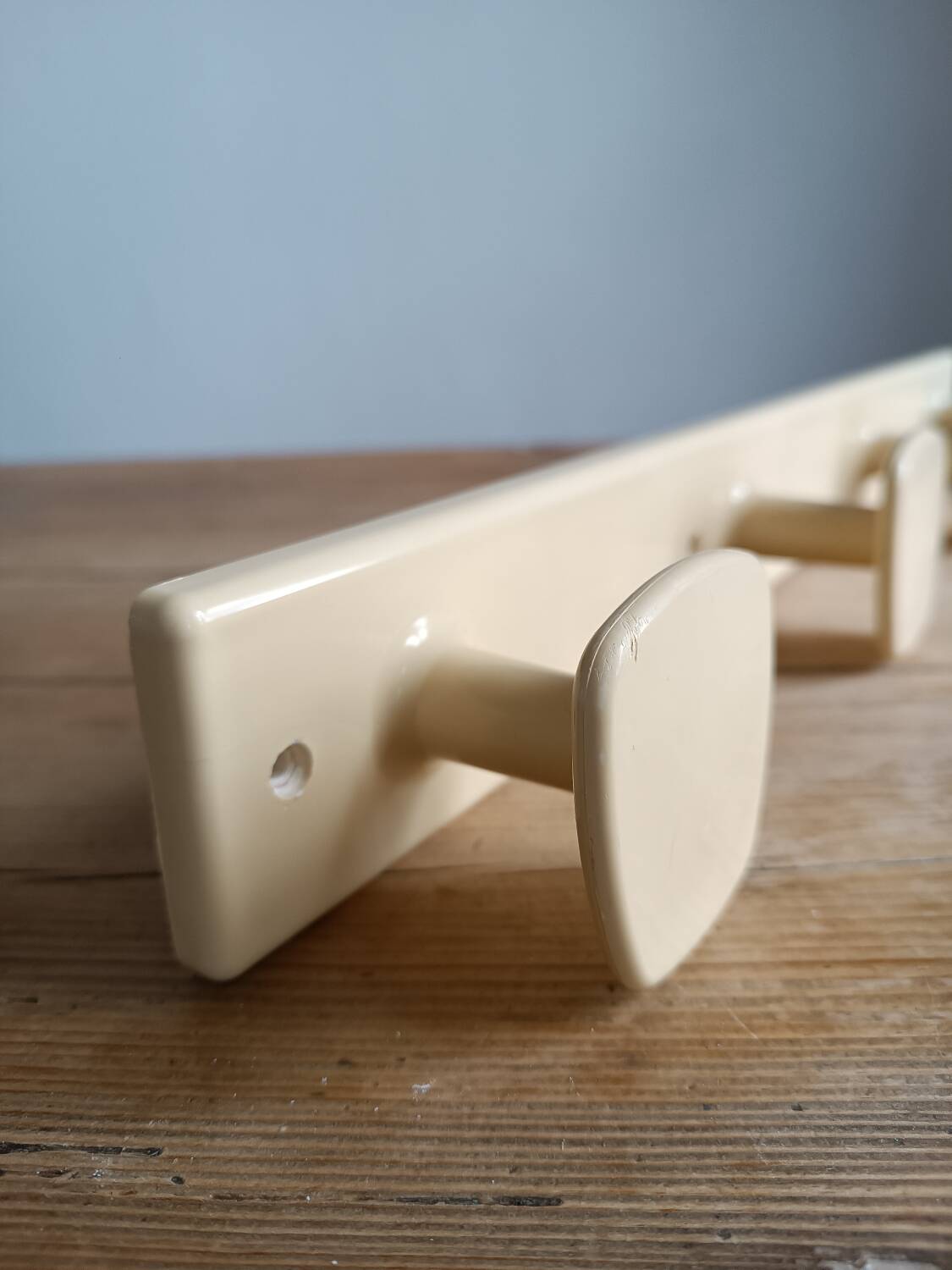 Ami 1970 wall coat rack