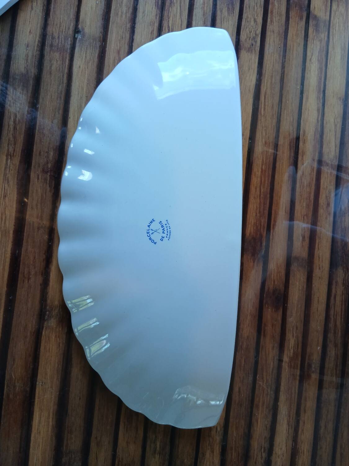 Lave mains et sa tablette en porcelaine