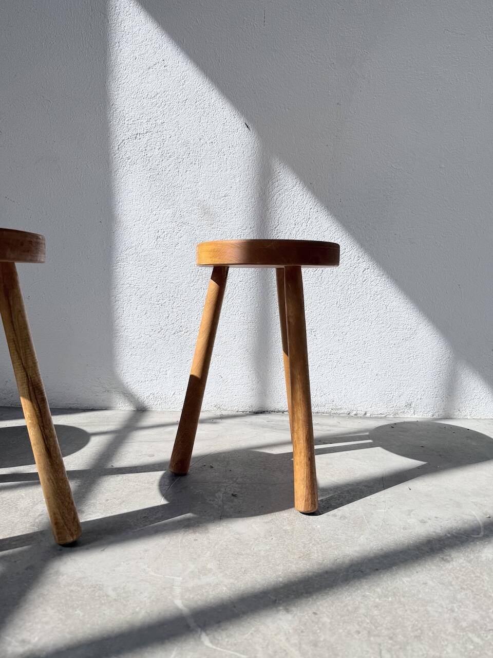 Set of 4 tripod stools in golden oak 1950