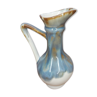 Sandstone pitcher