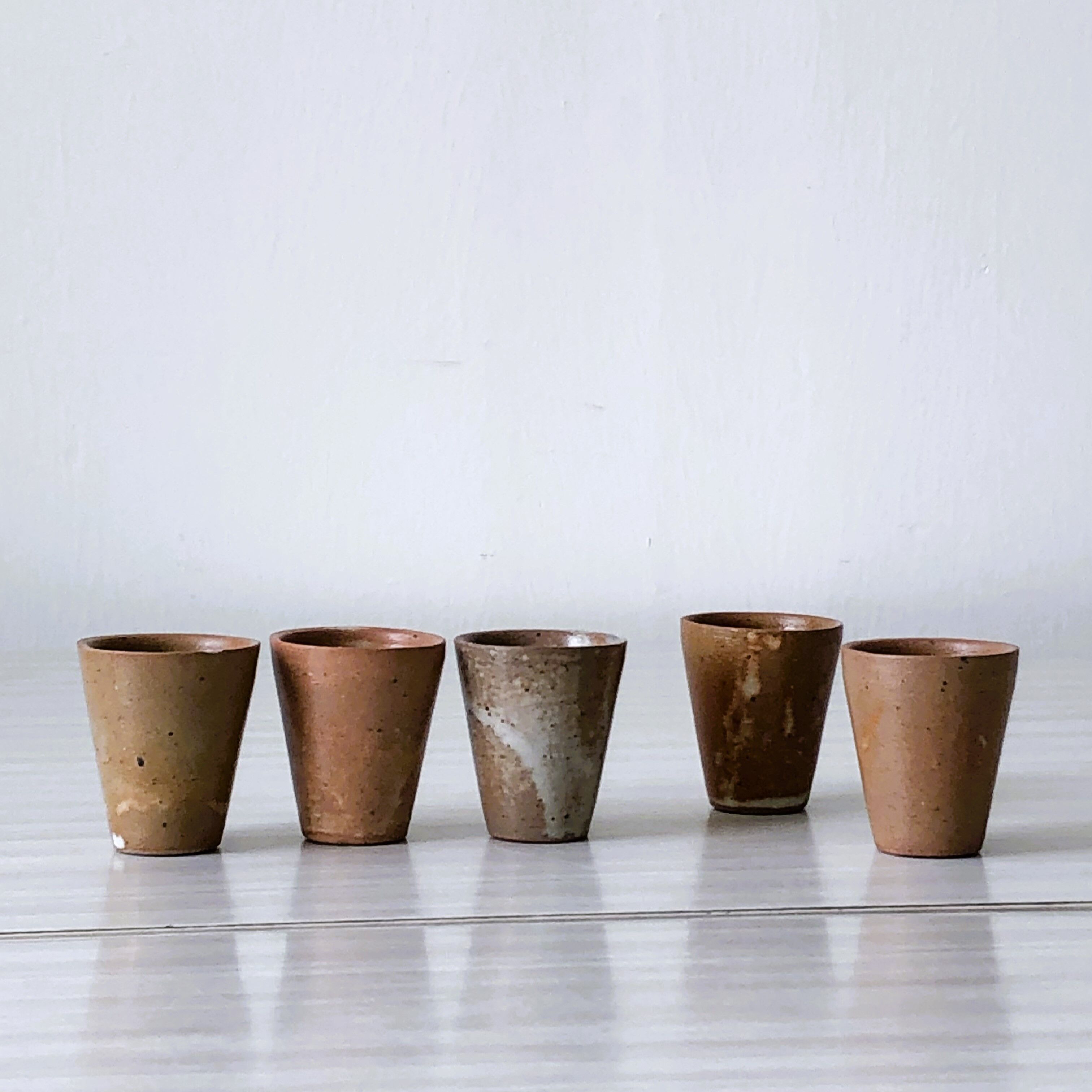 5 flower pots in ceramic
