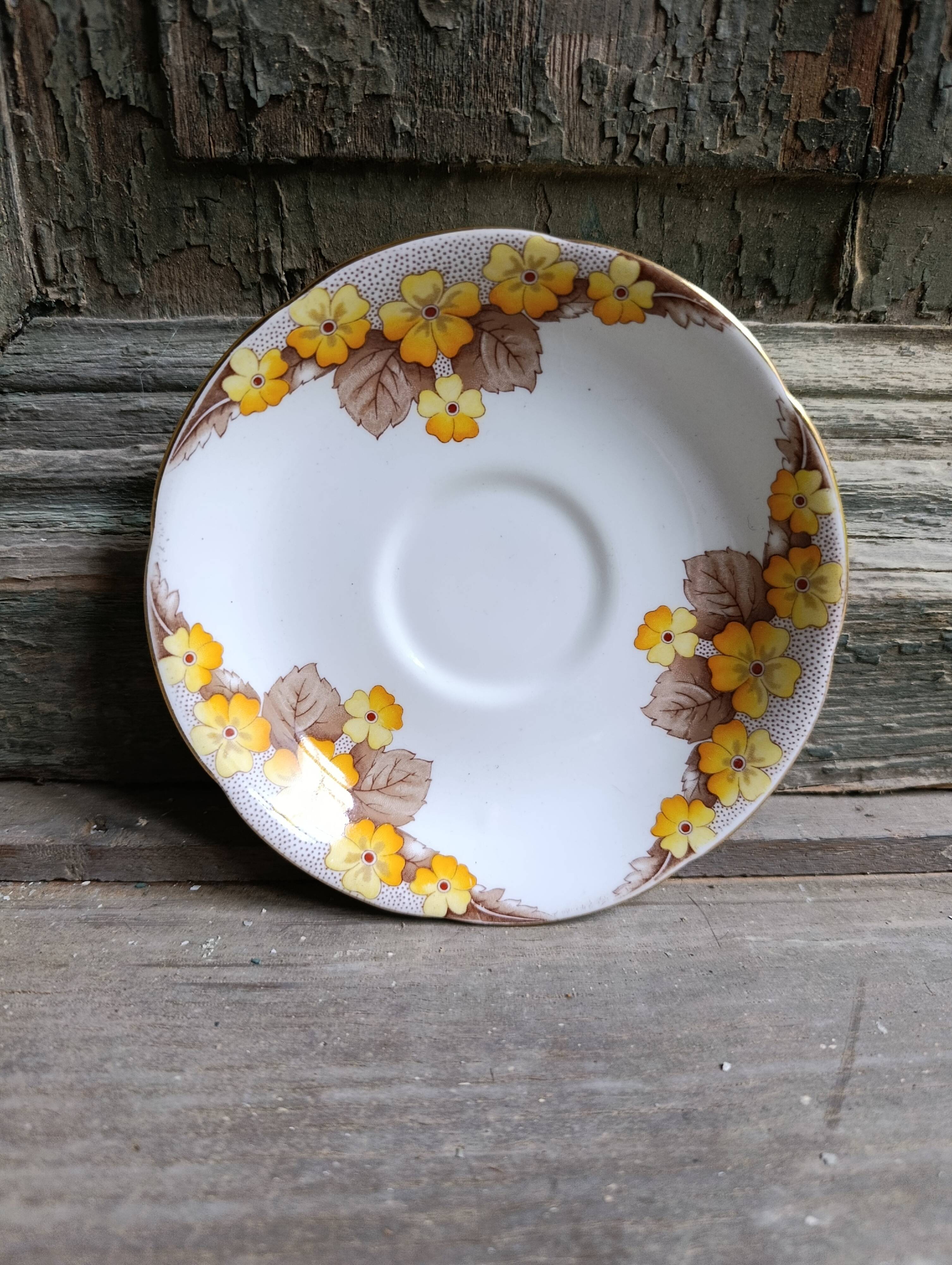 Set of two Caversham trios (cup, saucer and squared plate) , England, 1940s