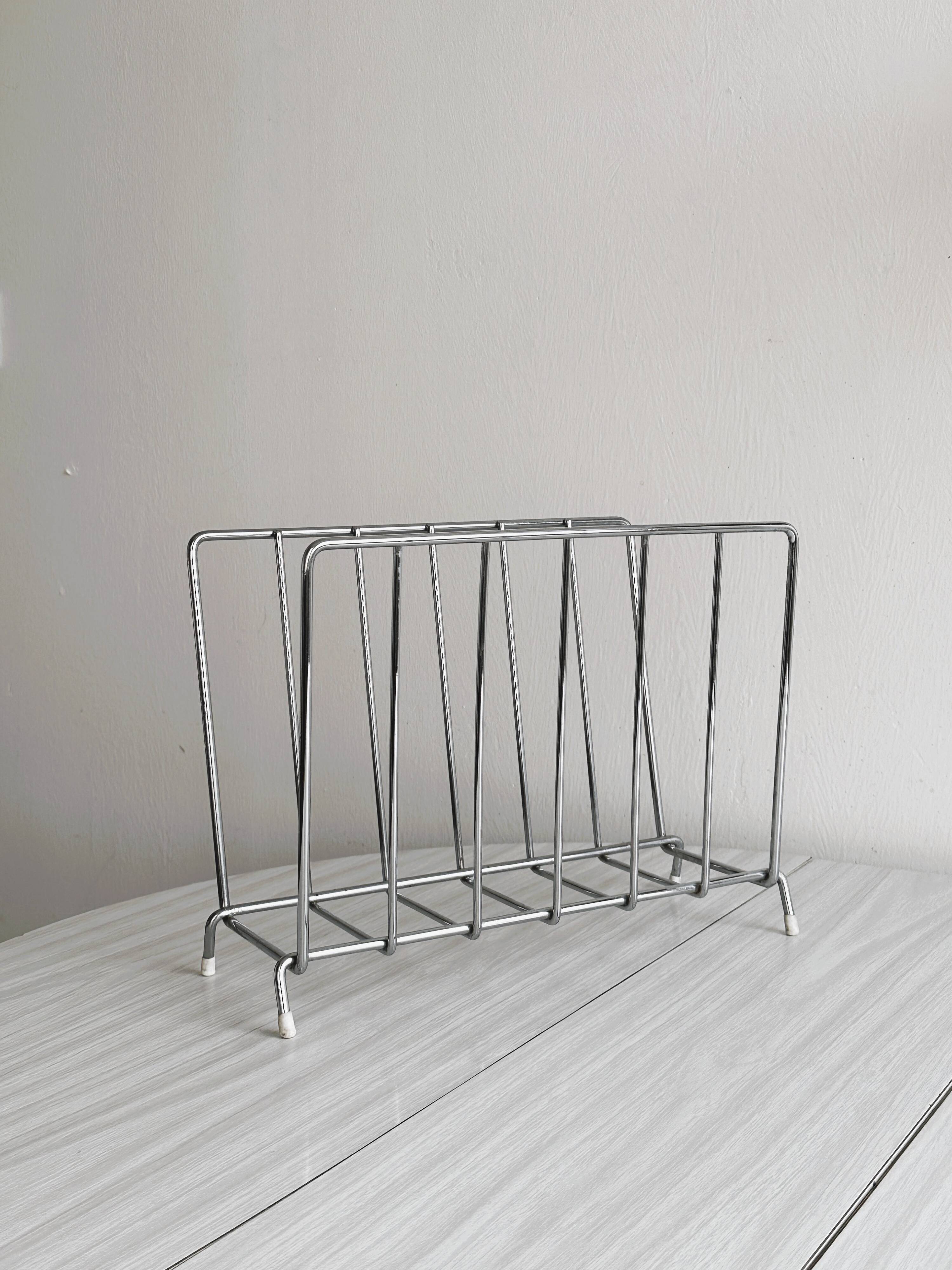 Silver metal bookend