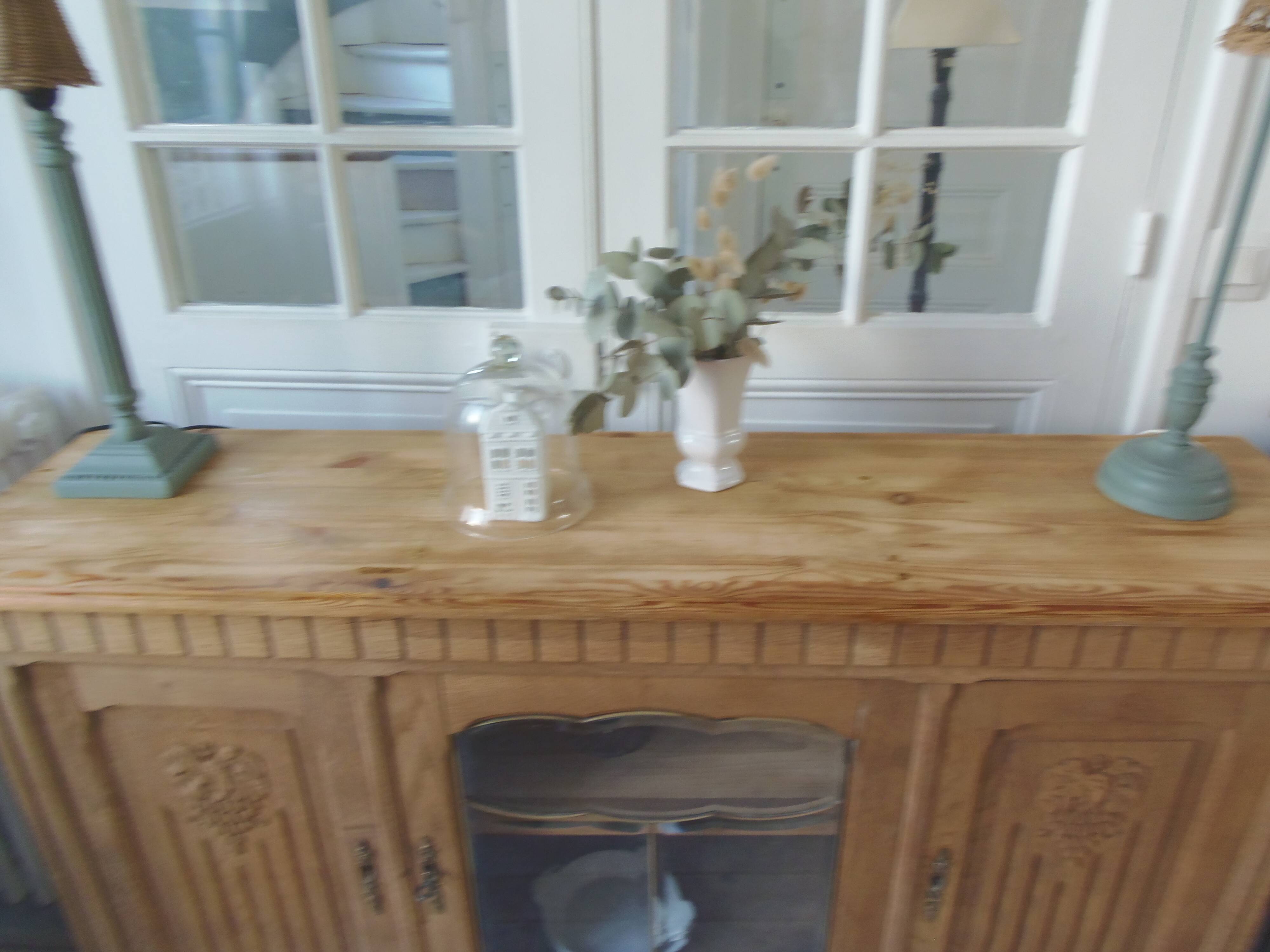Console, shallow art deco sideboard in raw wood.
