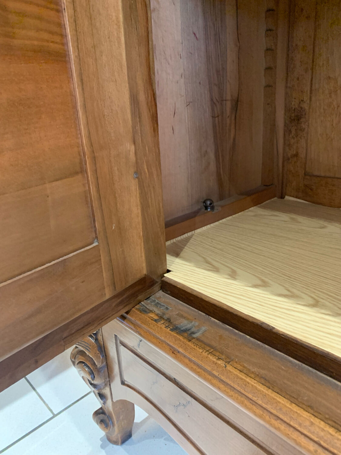 Armoire Ancienne circa 1900 Noyers