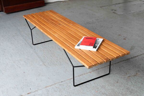 Banc à lattes « 400 » de Harry Bertoia
