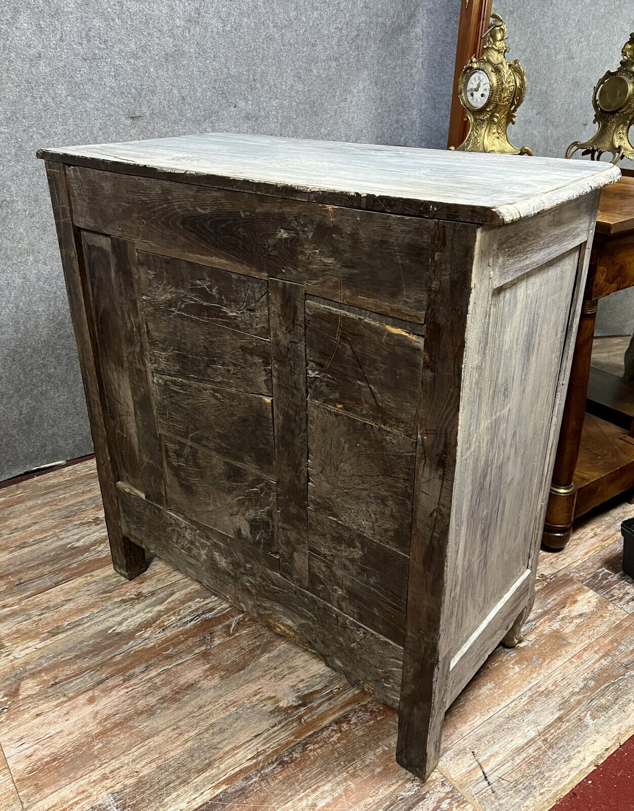 Patinated support sideboard Louis XV era around 1750