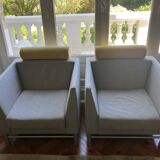 Une paire de fauteuils Eastside par Ettore Sottsass. Édition Knoll.