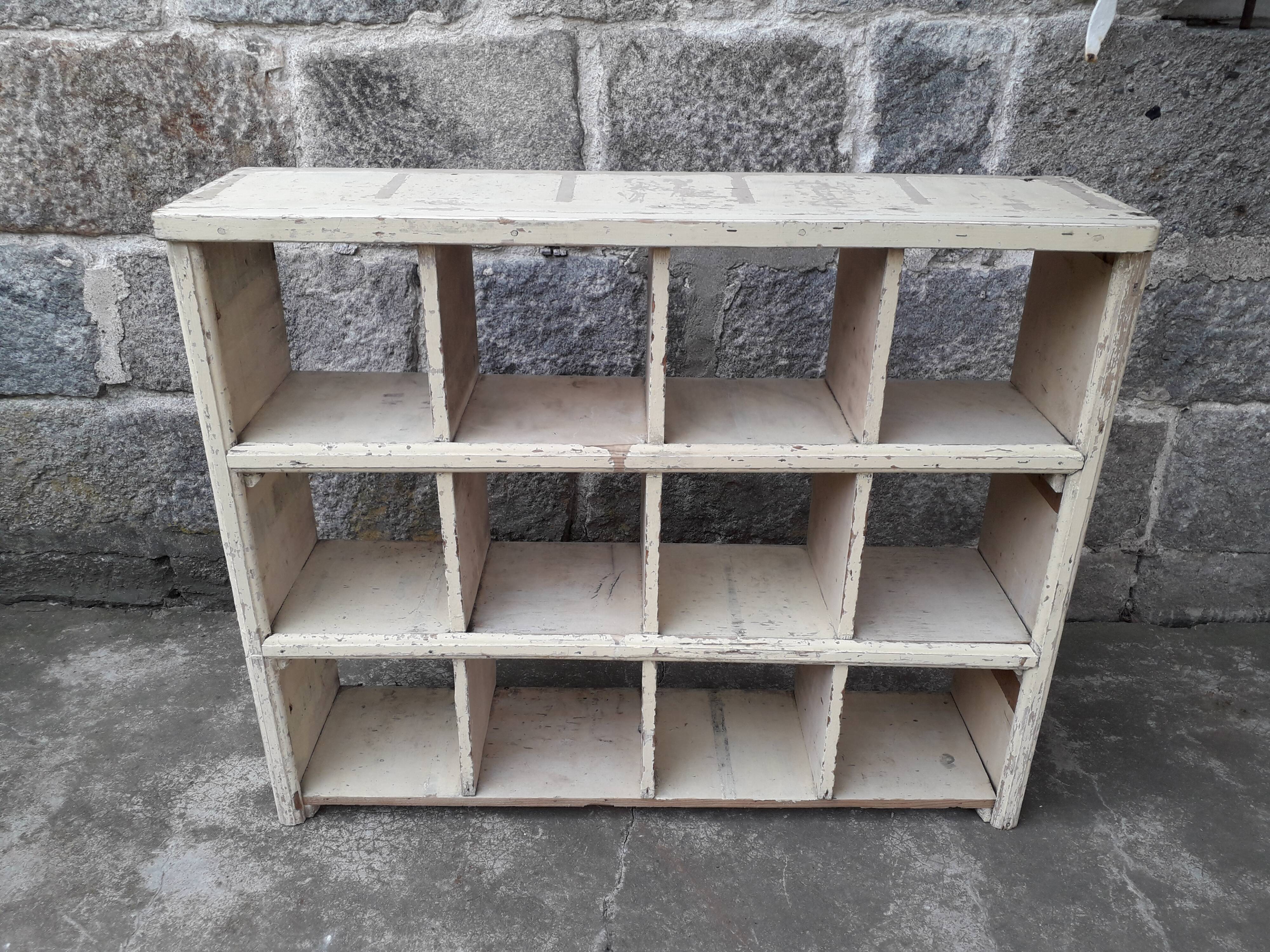 Rustic patinee shelf
