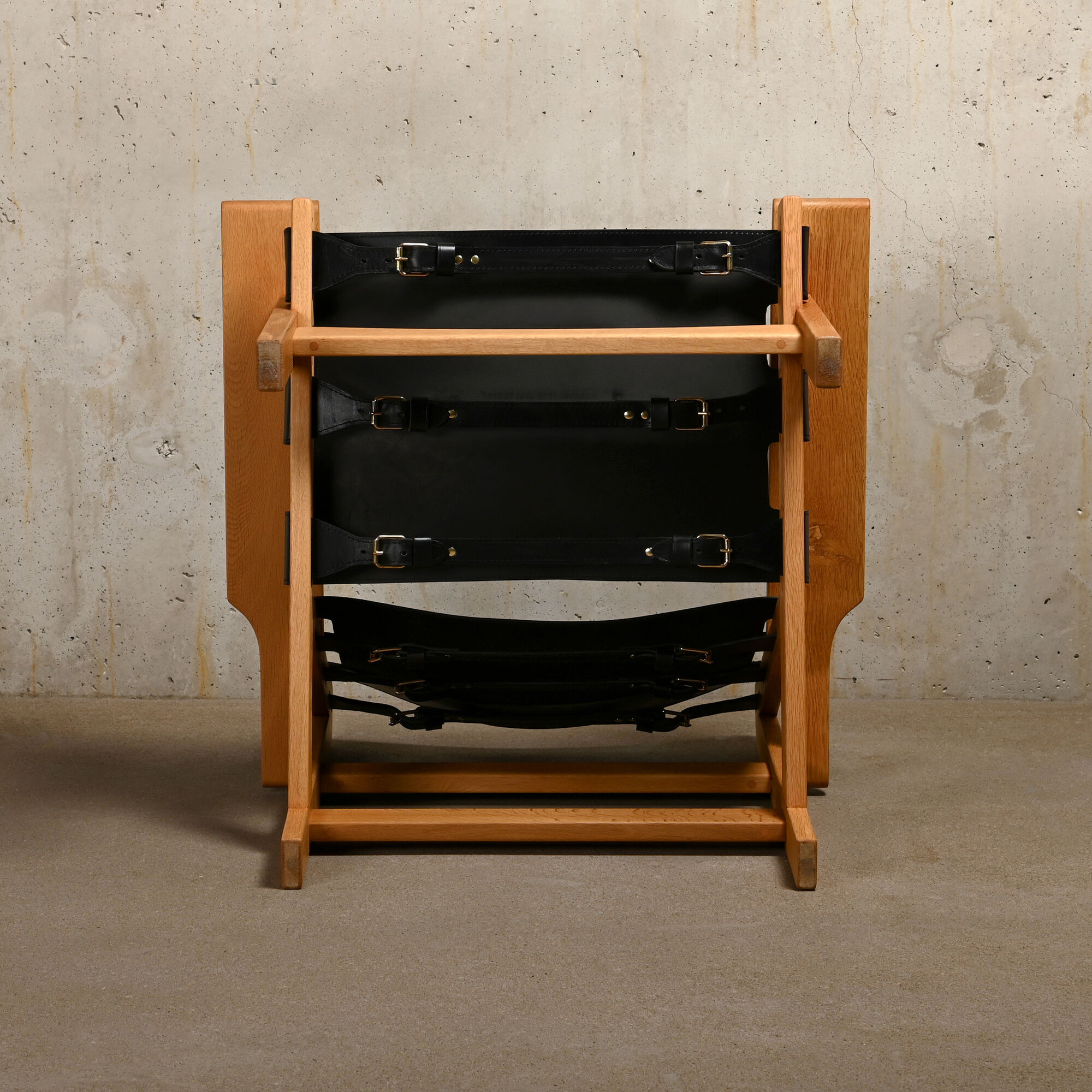 Kurt Østervig hunting chair in black leather for K. P. Jørgensens Møbelfabrik