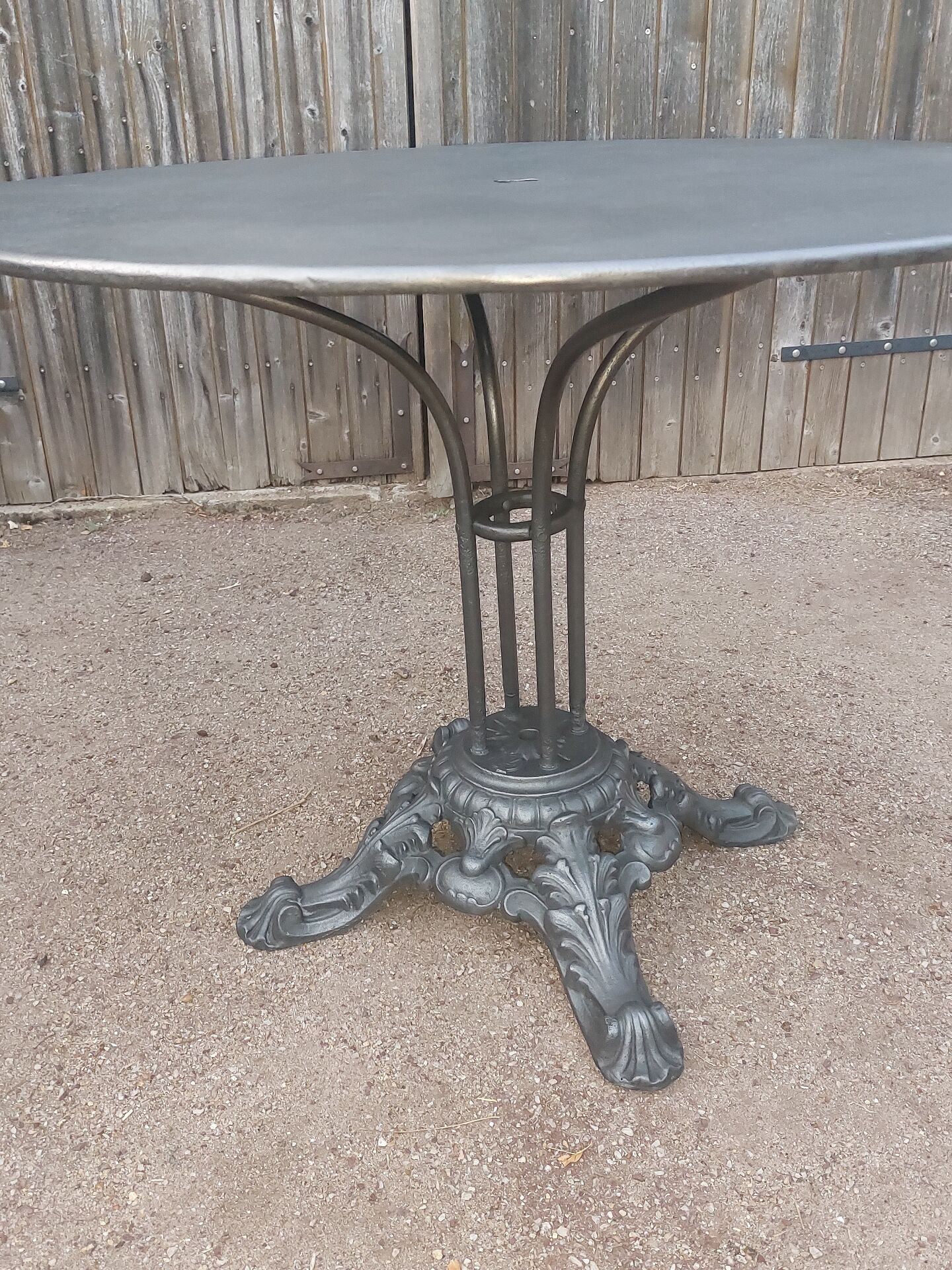 Table de jardin louis vuitton 1930