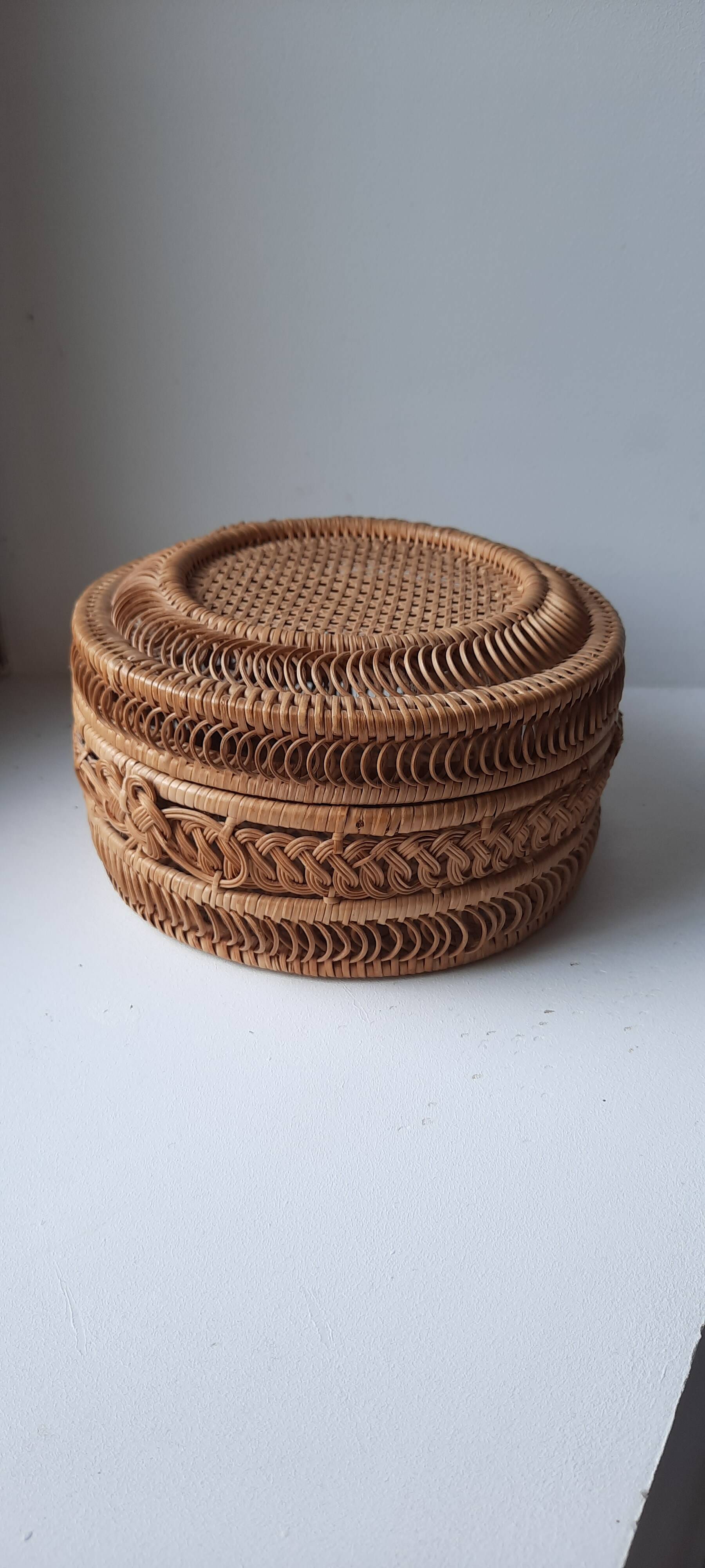 Panier ancien en osier tressé