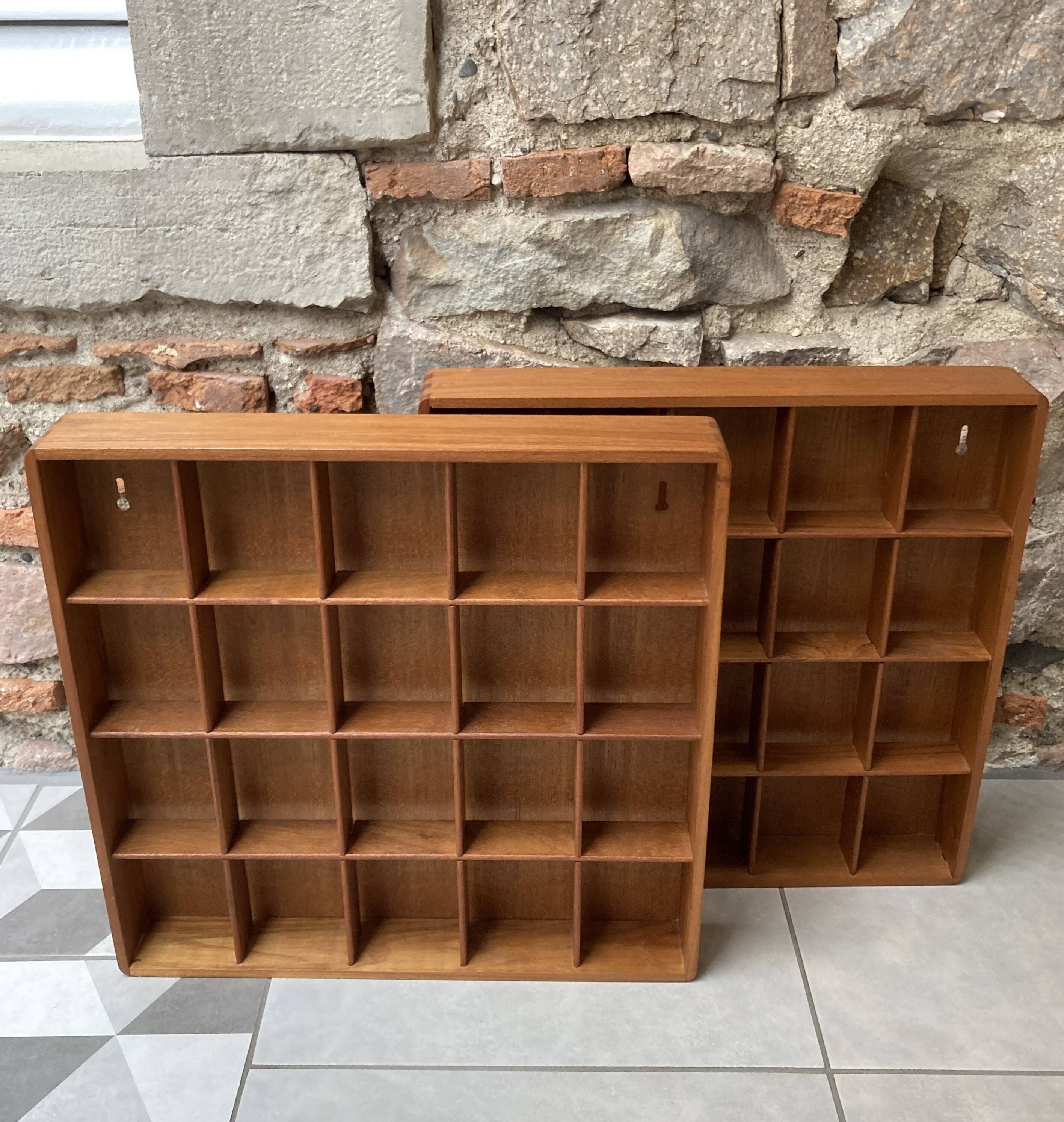 2 casiers muraux vintage en teck