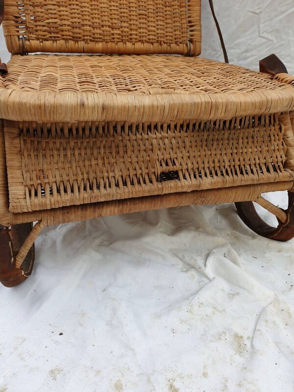 fauteuil de voyage en rotin