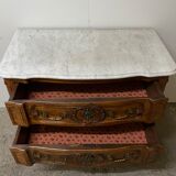 Commode sauteuse en merisier de la fin du  XVIII ème
