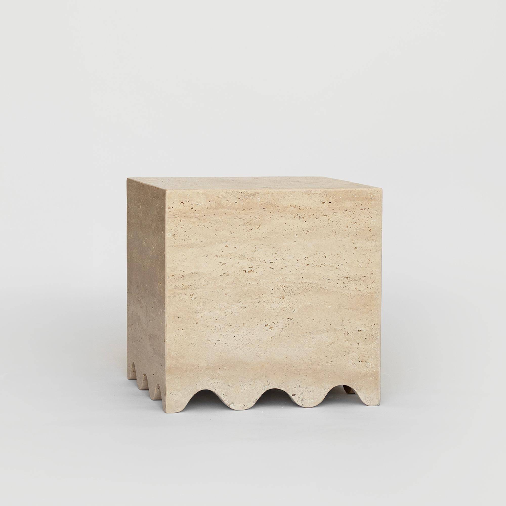 Table d'appoint en travertin "Flow