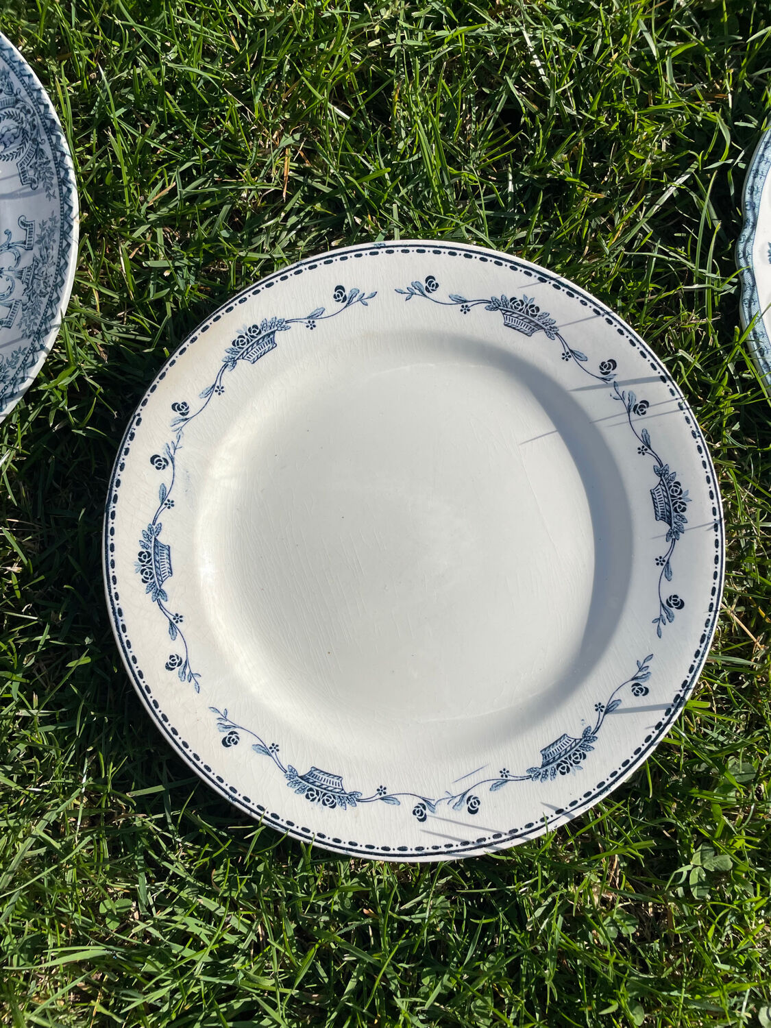 Set of 6 mismatched iron earth flat plates