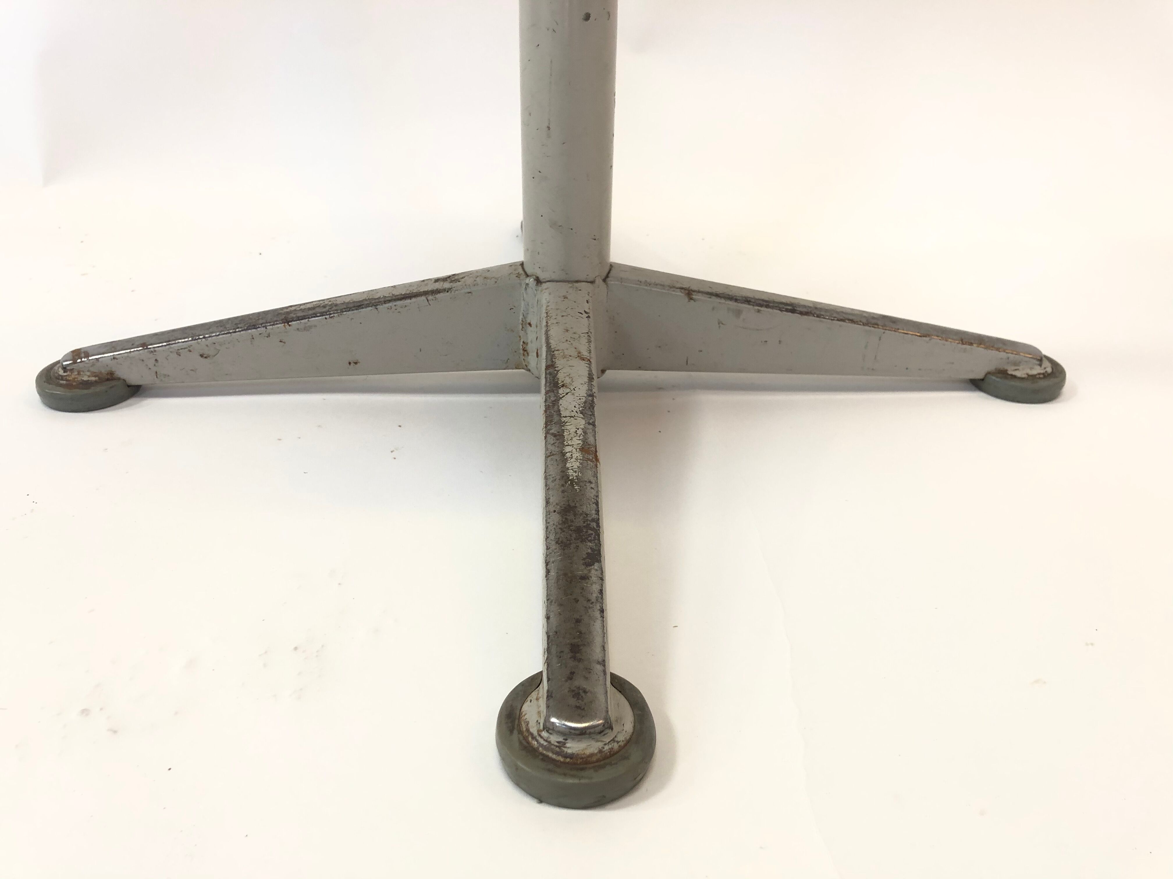 Vintage stool work tabouret by Friso Kramer Ahrend de Cirkel