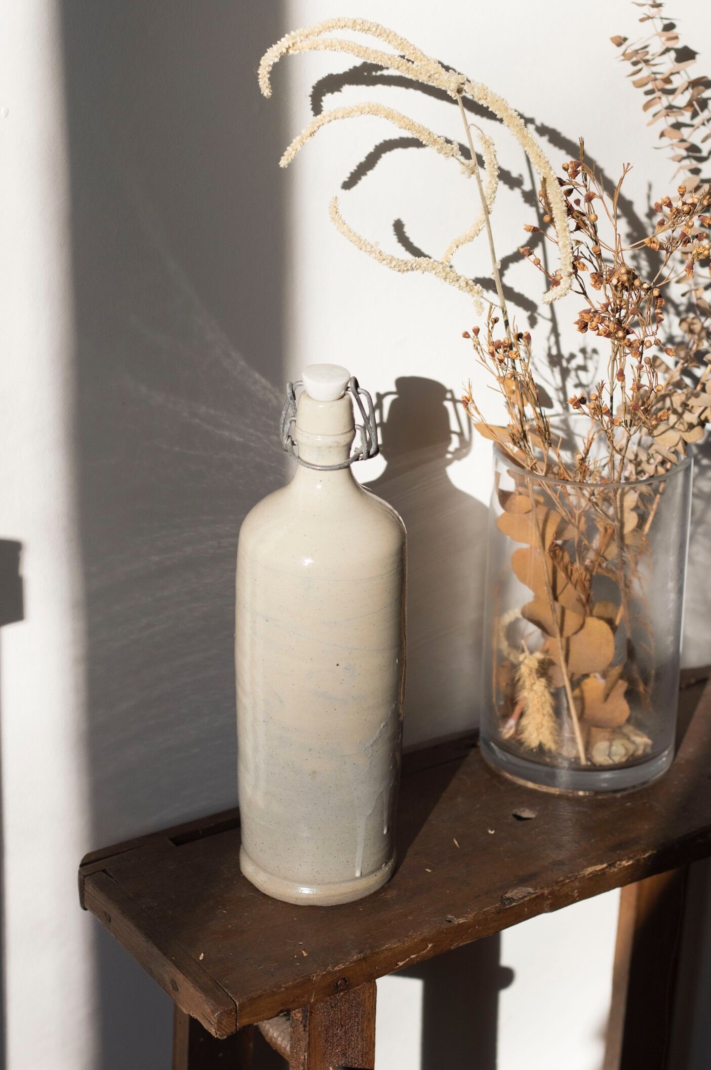 Bottle of enamelled stoneware hot water bottle