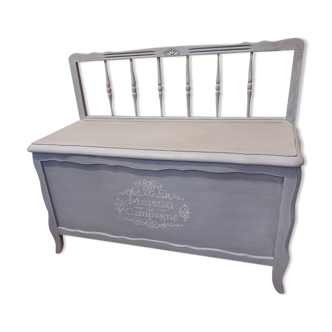 Chest bench