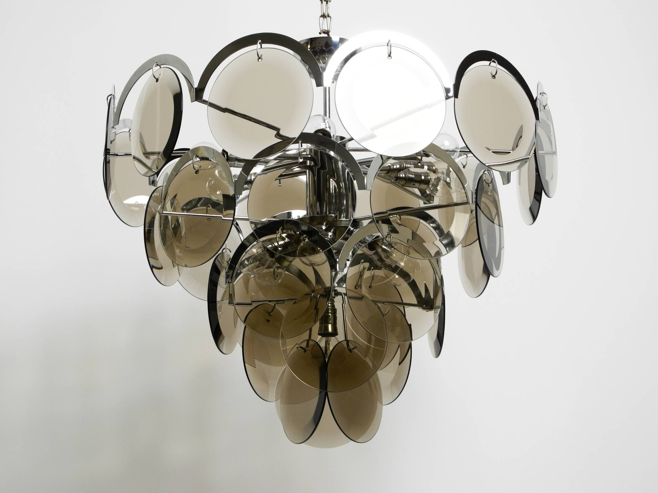 Large original 1960s large chrome metal and glass disc ceiling chandelier