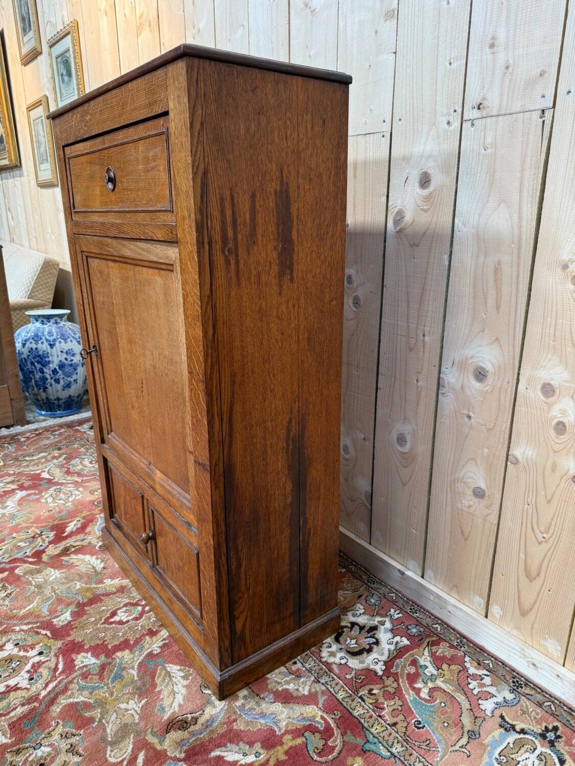 Meuble d'appoint en chêne massif – Style classique XIXe siècle