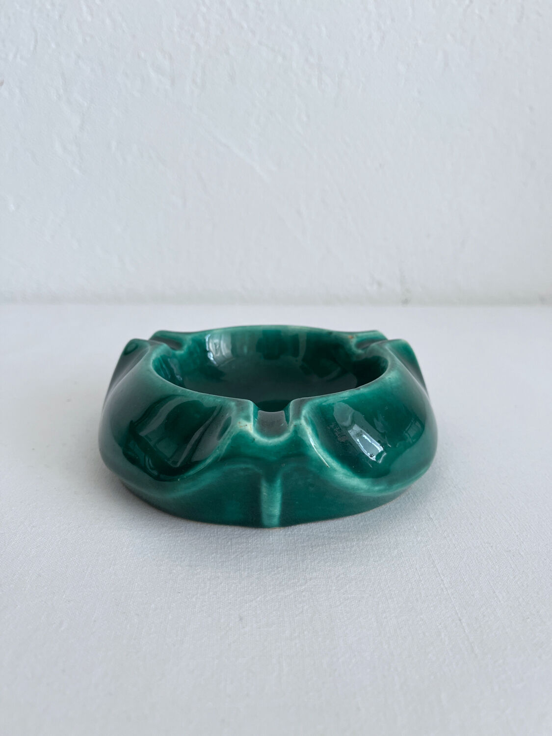 Cendrier en céramique vert vintage