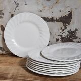 Neuf assiettes à mignardises en porcelaine fine Anglaises