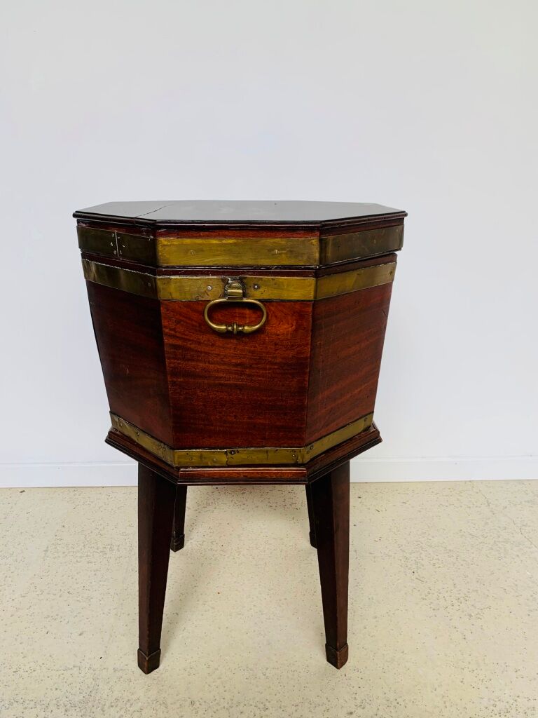 Refresher in mahogany bound brass George III style 18th century