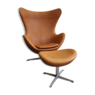 Egg chair & footstool by Arne Jacobsen for Fritz Hansen