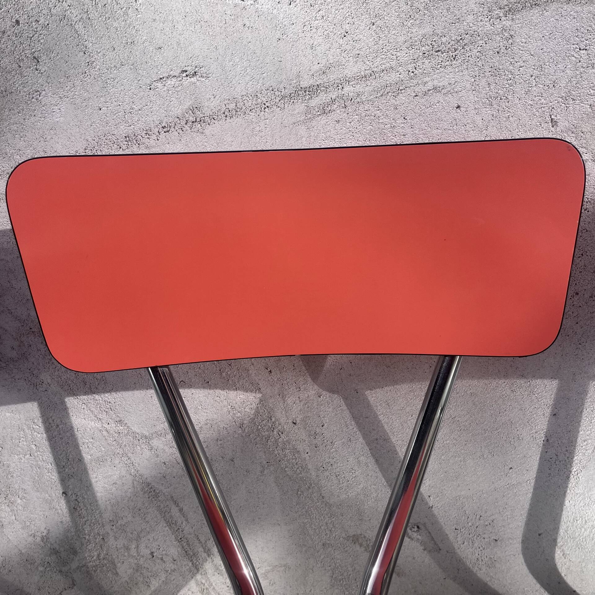 4 chaises en formica