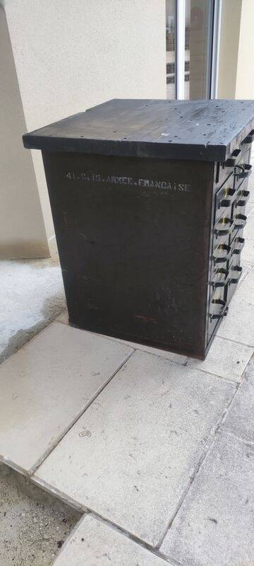 Meuble , etabli militaire