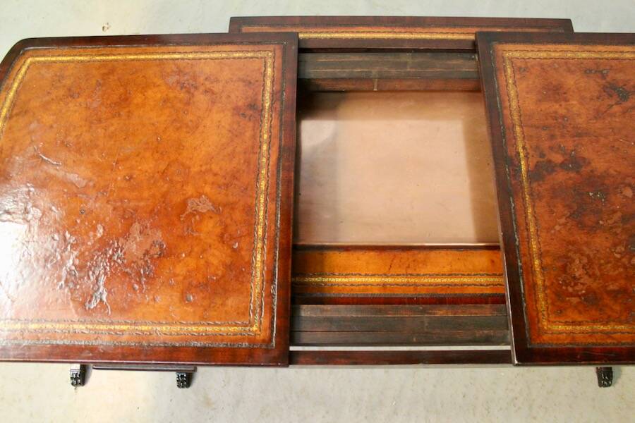 Regency Coffee Table with Extendable Pulls