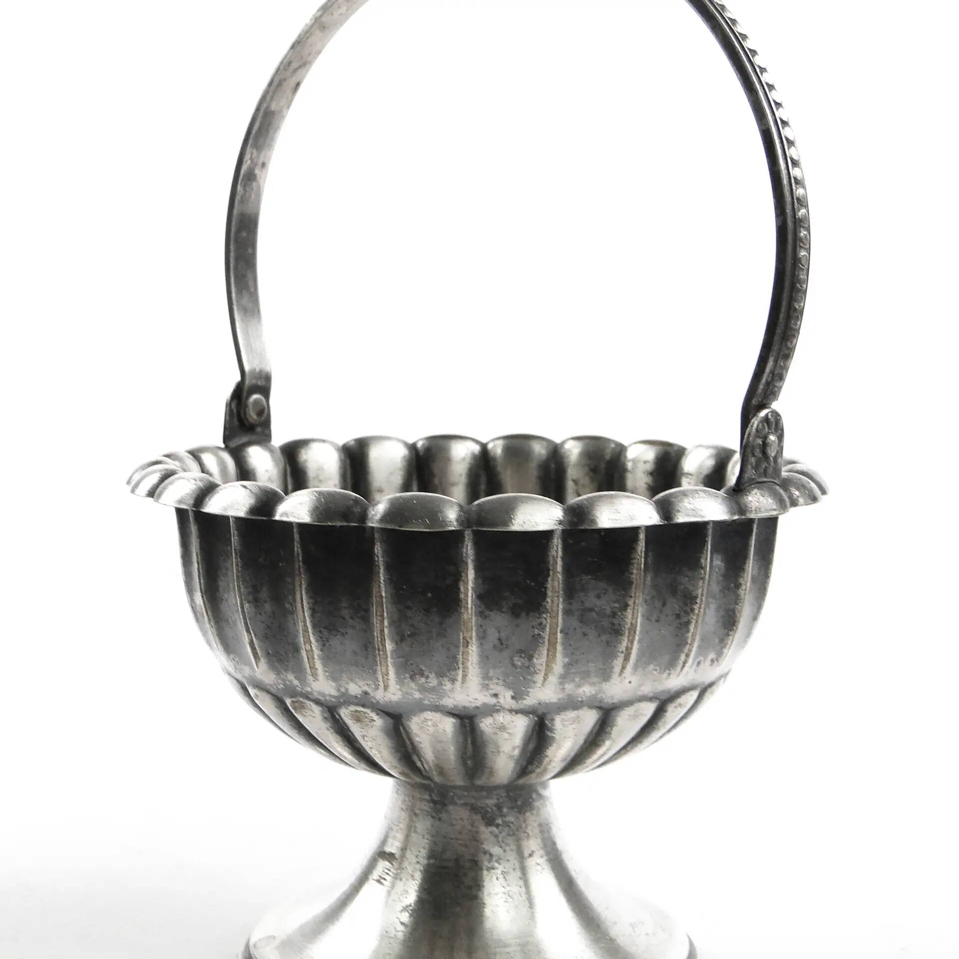 Art Nouveau sugar bowl, pewter or silver-plated metal, Sweden, early 20th century