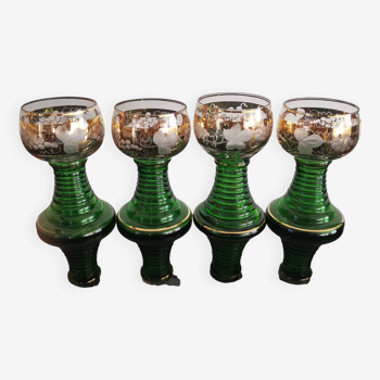 4 RÖEMER GOLDEN GREEN WINE GLASSES WITH VINE PATTERNS