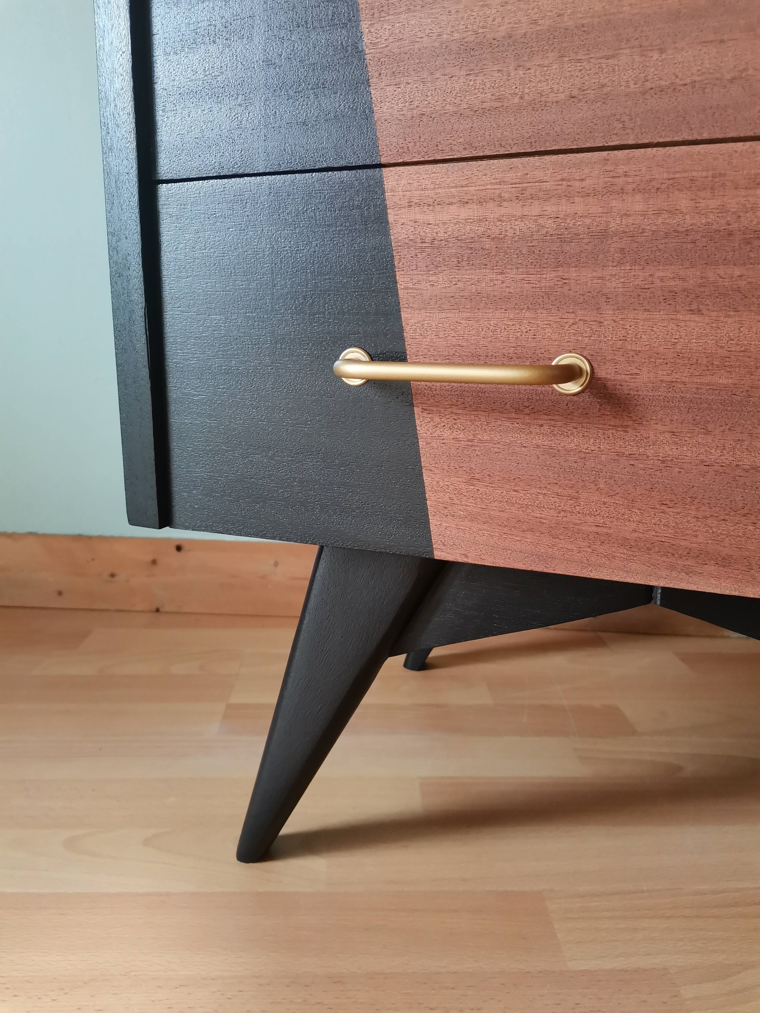 Scandinavian commode with black tapered legs