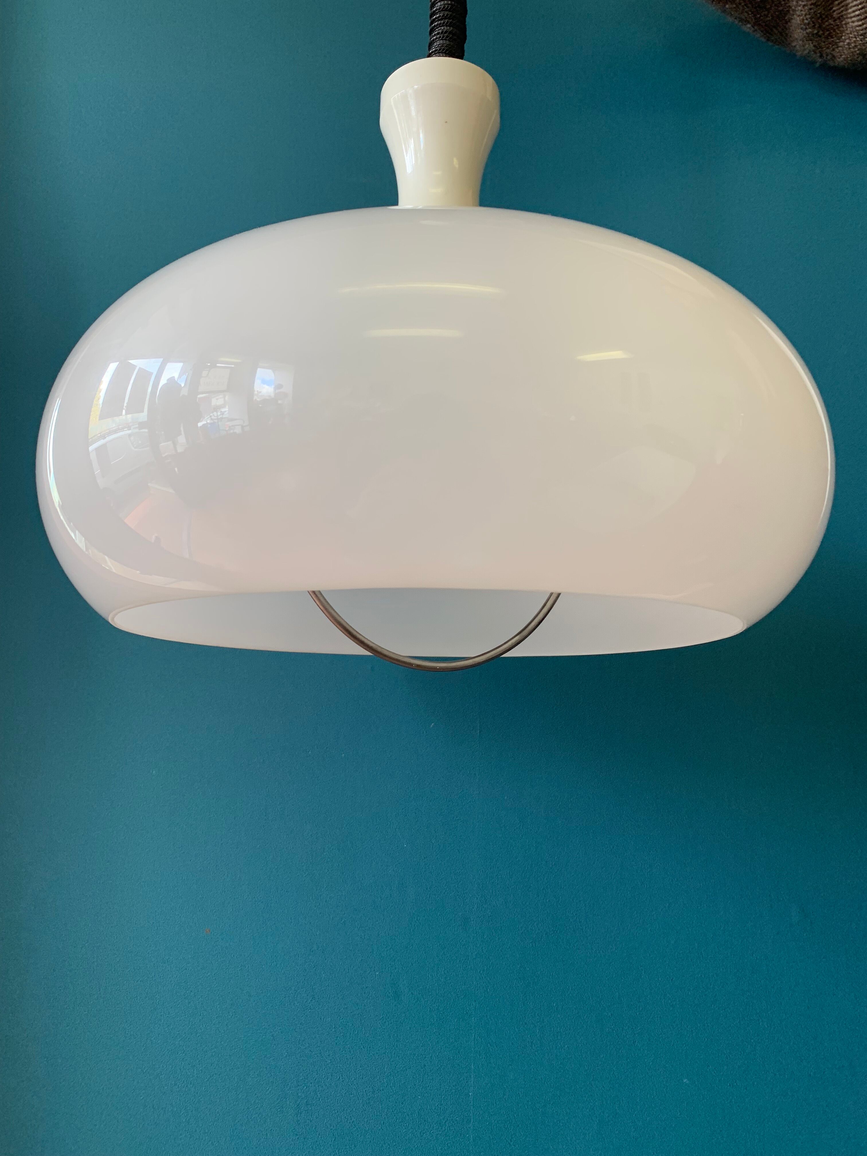 Suspension rises and falls 60s