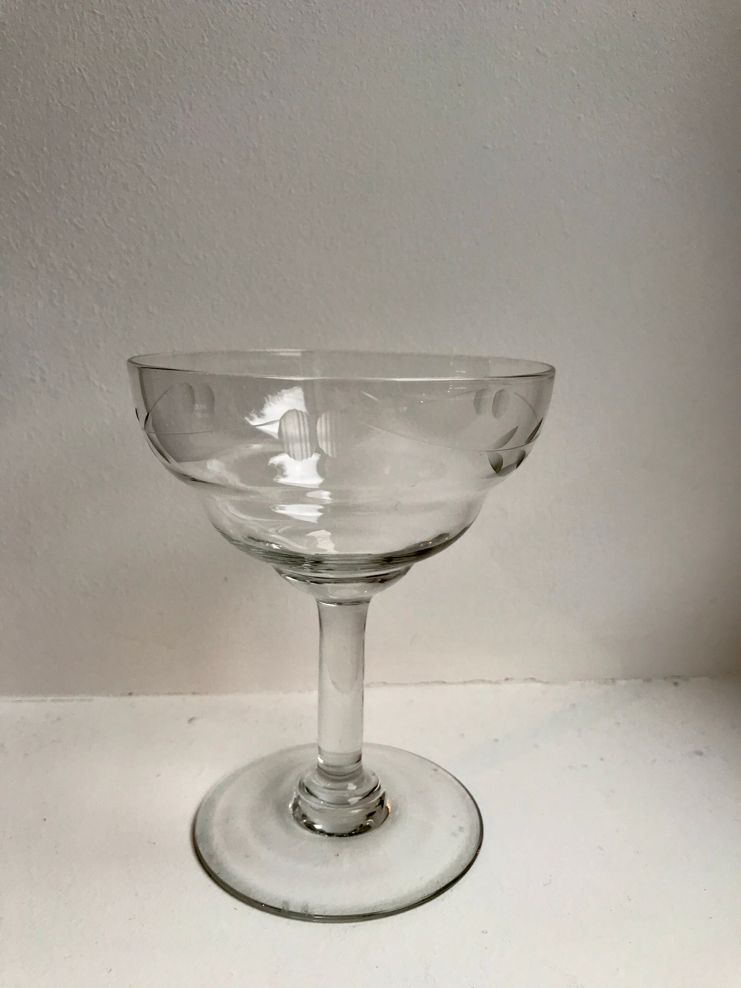 Lot of 8 crystal champagne glasses engraved 50/60 years