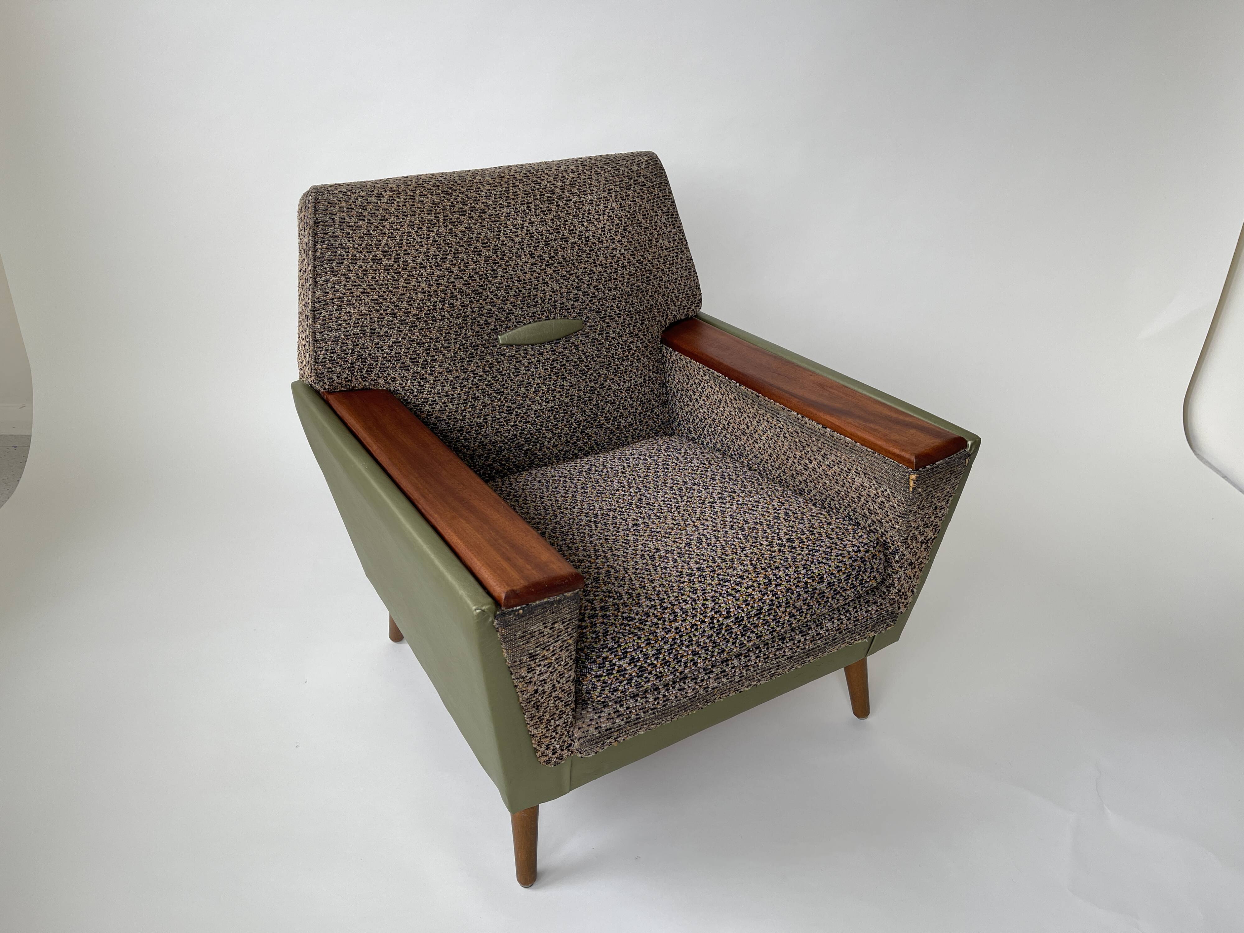 Pair of 1950s Lounge Chairs with Teak Arms