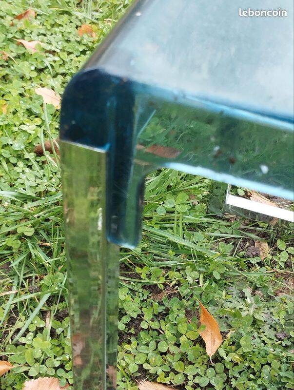 Table d’appoint vintage en plexiglas bleu et acier – Marc Berthier pour Prisunic