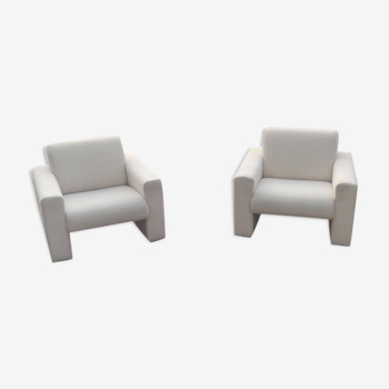 Artifort Series 691 chairs in white wool