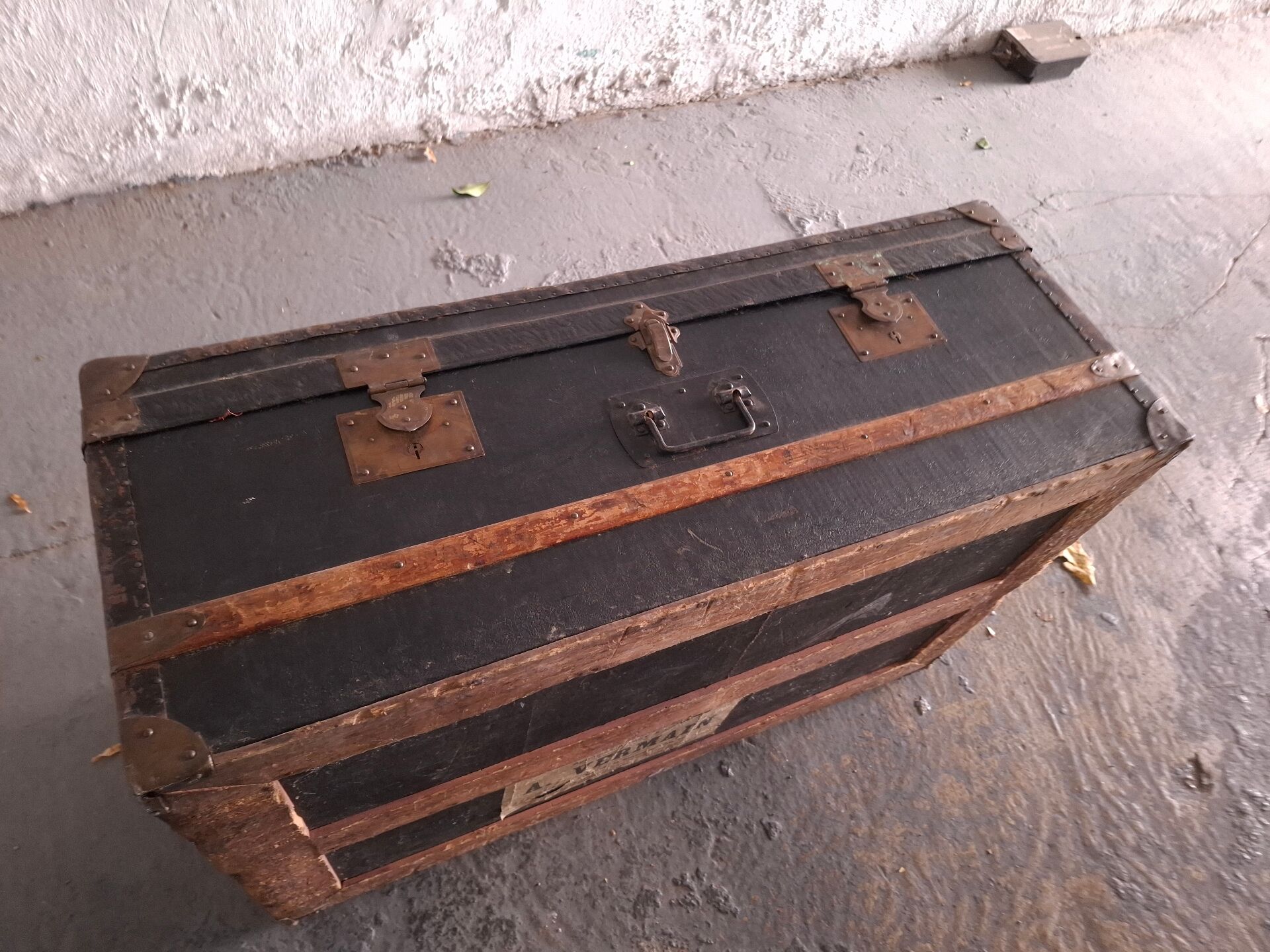 Travel trunk, Saigon
